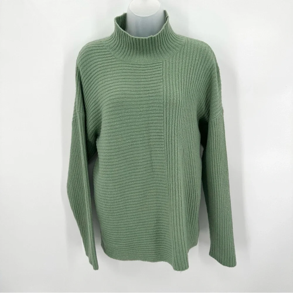August 1 Eight Sweater Women’s M Green Rib Knit Mock Neck Acrylic Wool Blend Top